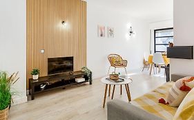 Sunny Duplex W/ Pool & Balcony By Lovelystay